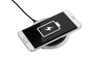 BEZPRZEWODOWA ŁADOWARKA INDUKCYJNA DO SMARTPHONÓW